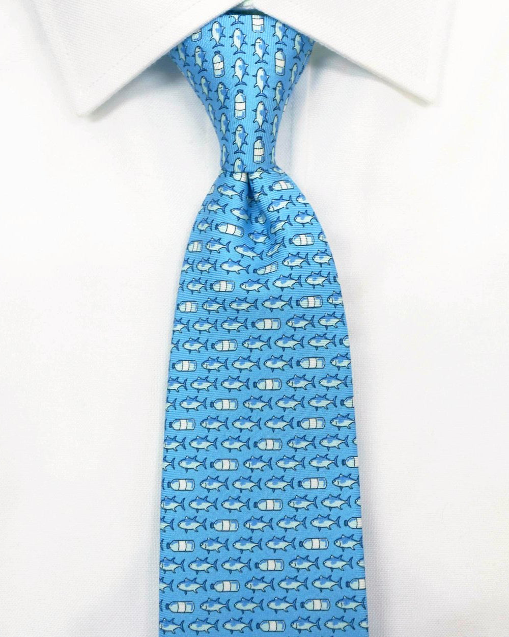 Light blue fish silk tie